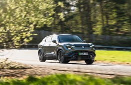 Suzuki e Vitara, 2026, front, action