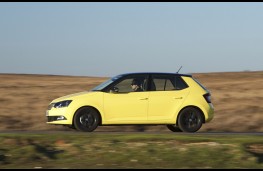 Skoda Fabia, side