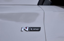 Hyundai i30 Fastback N Line, 2018, badge