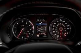 Hyundai i30 Fastback N, 2019, instrument panel