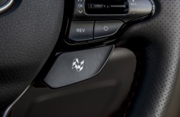 Hyundai i30 Fastback N, 2019, N mode button