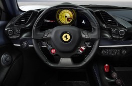 Ferrari Pista Spider fascia