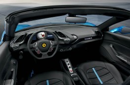Ferrari 488 Spider, cabin