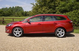 Ford Focus Estate, side