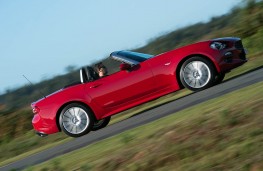Fiat 124 Spider, action side