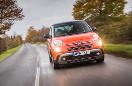 Fiat 500L, front action 2