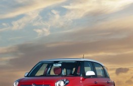 Fiat 500L, front