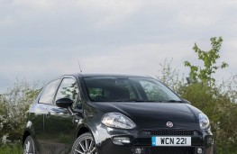 Fiat Punto Jet Black, front static 2