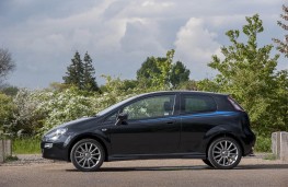 Fiat Punto Jet Black, side static