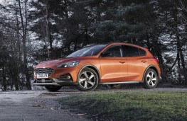 Ford Focus Active, 2019, side