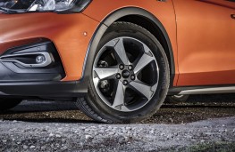 Ford Focus Active, 2019, wheel