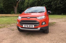 Ford EcoSport, front