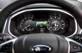 Ford Edge, dash detail