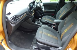 Ford Fiesta Active, front seats