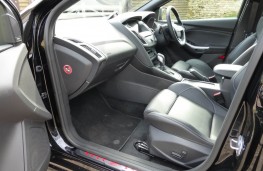 Ford Focus ST-3, front seats
