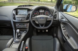 Ford Focus RS, dashboard