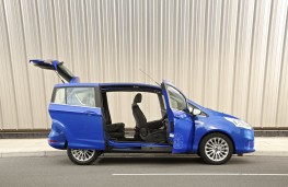 Ford B-MAX, doors open