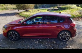 Ford Focus 1.5 TDCi ST Line X, side