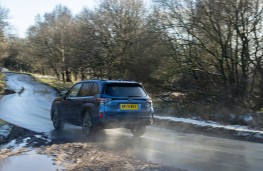 Subaru Forester, 2025, rear