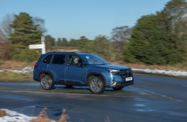 Subaru Forester, 2025, side