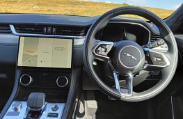 Jaguar F-PACE, 2025, interior