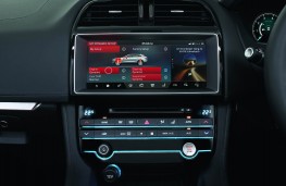 Jaguar F-Pace, display screen
