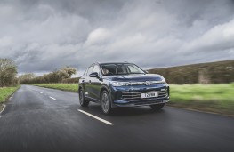 Volkswagen Tiguan, 2026, front, action
