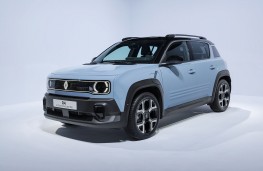 Renault 4 E-Tech, 2024, front