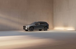 Volvo XC60, 2025, front