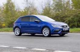 SEAT Leon FR, 2017, side, action