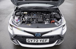 Toyota Corolla Excel Touring Sports, 2025, engine