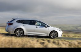 Toyota Corolla Excel Touring Sports, 2025, side