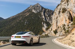 Jaguar F-Type, rear