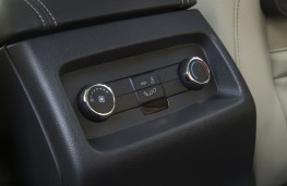 Ford Galaxy, mid row controls