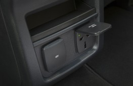 Ford Galaxy 2015, power sockets