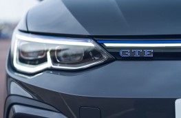 Volkswagen Golf GTE 1.5 TSI DSG, 2026, badge