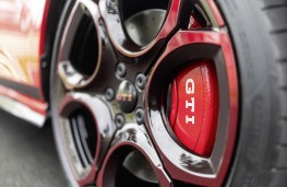 Volkswagen Golf GTI EDITION 50, 2025, brake caliper