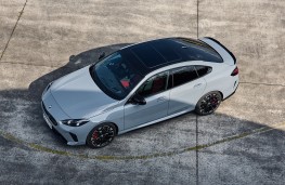 BMW M325 xDrive, 2024, overhead