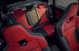 BMW M325 xDrive, 2024, rear seats