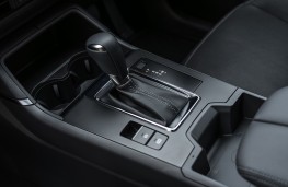 Mazda CX-5 Centre-Line, 2026, gear lever