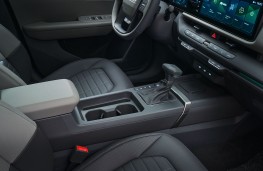 Kia Seltos, 2026, gear selector, console