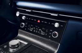 Genesis G80 Electrified, 2025, control panel