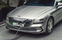 Genesis G80 Electrified, 2025, charging