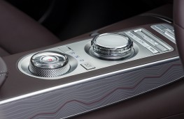 Genesis Electrified GV70 Sport, 2025, gear selector