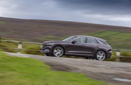 Genesis Electrified GV70 Sport, 2025, side