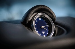 Maserati Ghibli, clock