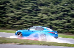 Alfa Romeo Giulia, Balocco, side, wet