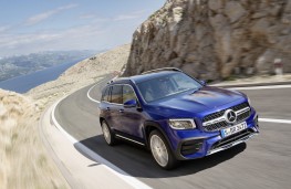 Mercedes-Benz GLB, 2019, front, action