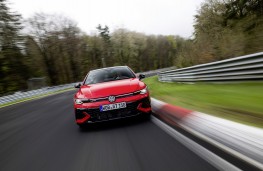 Volkswagen Golf GTI EDITION 50, 2025, nose