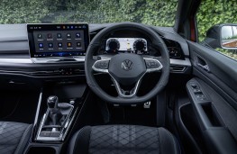 Volkswagen Golf 1.5 TSI R-Line, 2025, interior